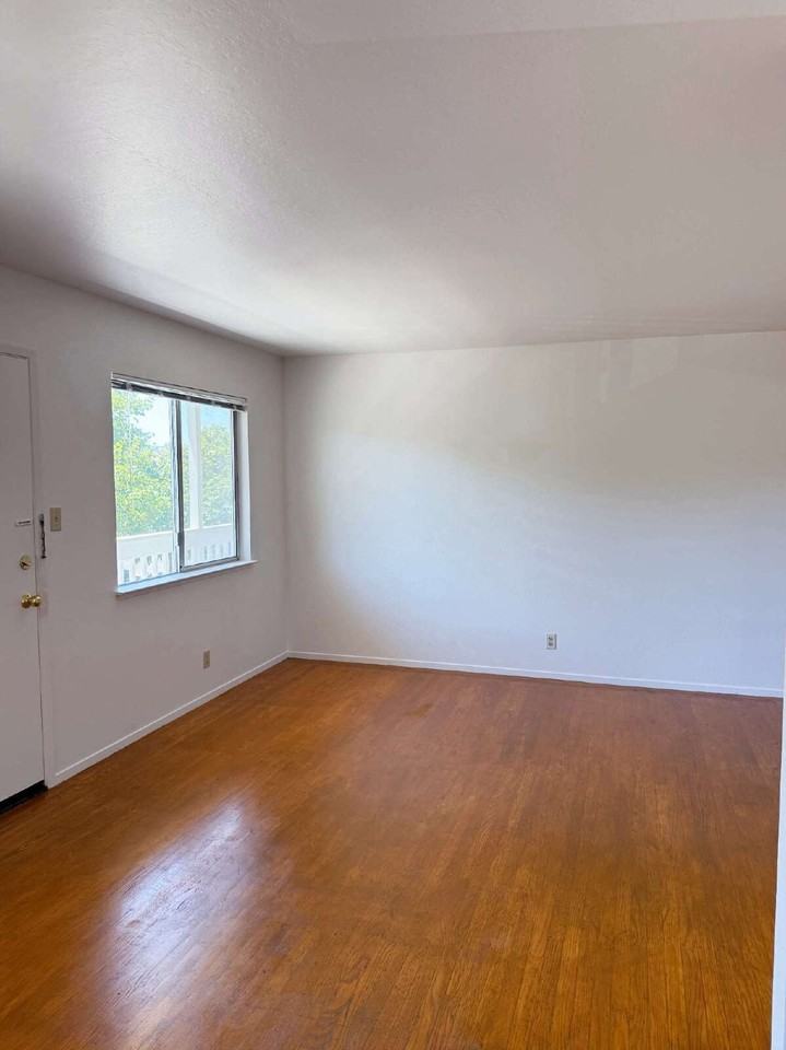 681 1st St W - Photo 3 of 15