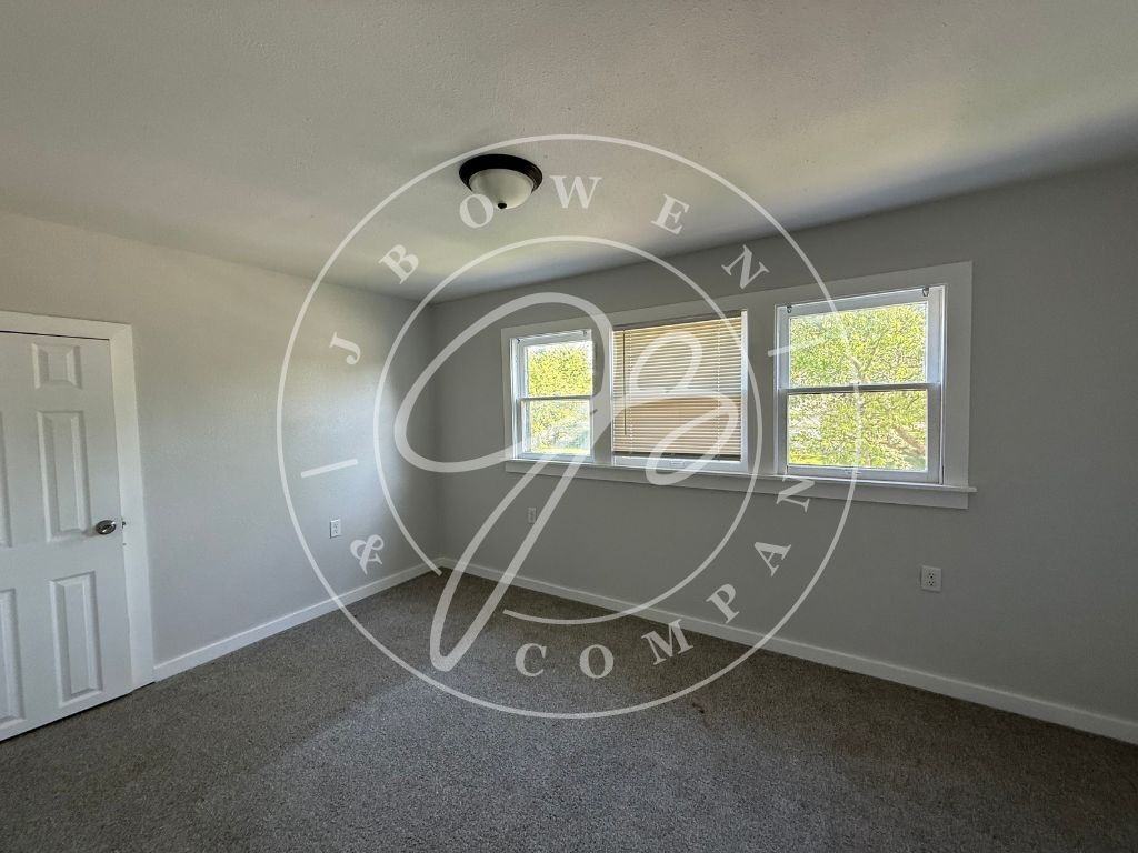 640 Nevada St - Photo 4 of 5