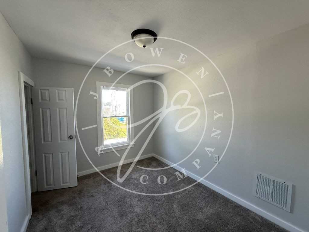 640 Nevada St - Photo 5 of 5