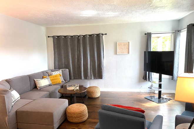 2683 Alder St - Photo 2 of 11