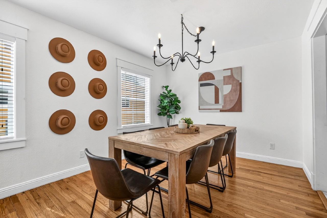 2704 32nd St - Photo 6 of 22