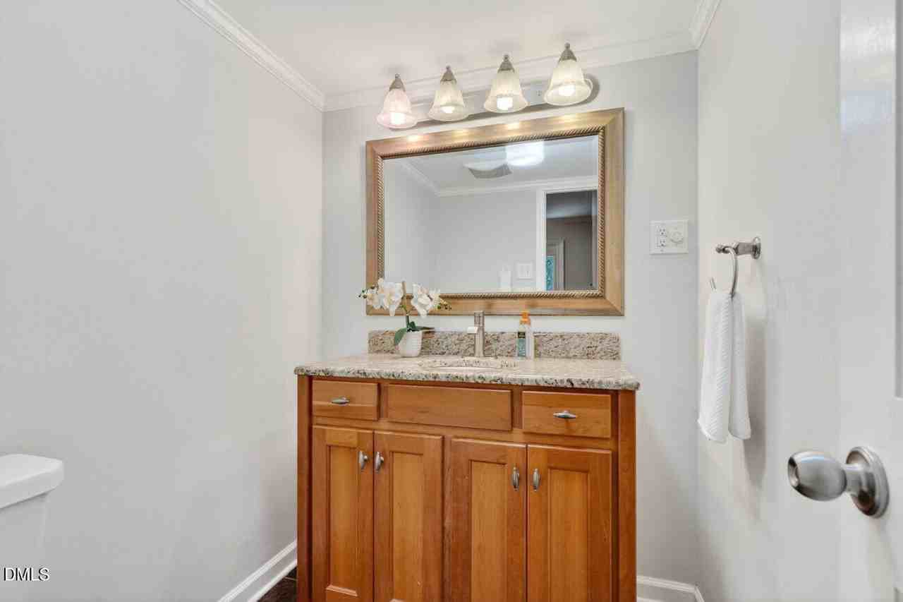 324A Glendale Dr - Photo 4 of 20