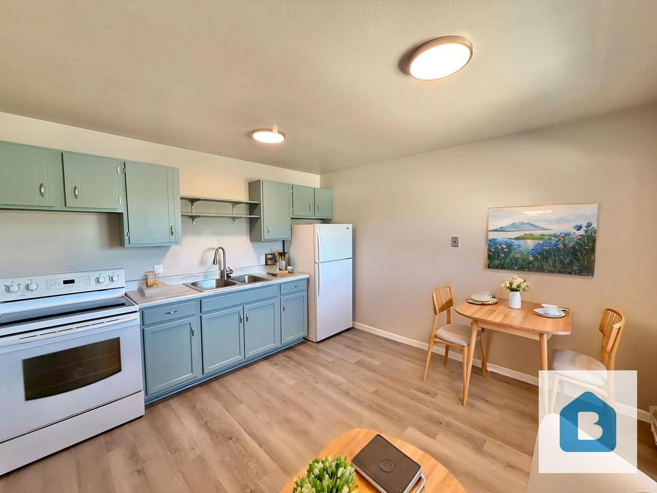 Landmark Apartments - Photo 7 of 9