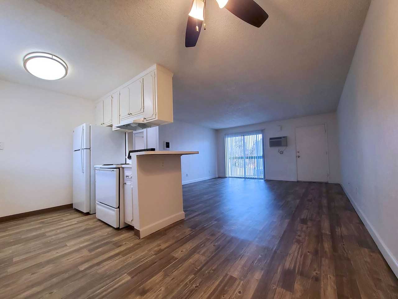 Sandalwood Apartments - Photo 5 of 15