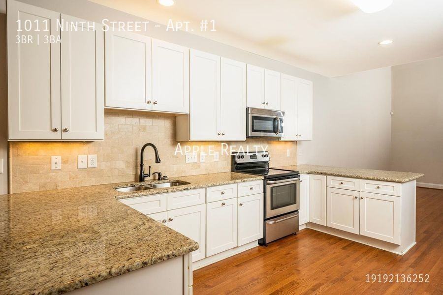 1011 9th St #1 - Photo 2 of 25
