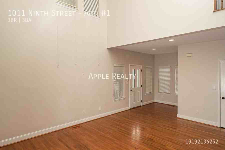 1011 9th St #1 - Photo 4 of 25