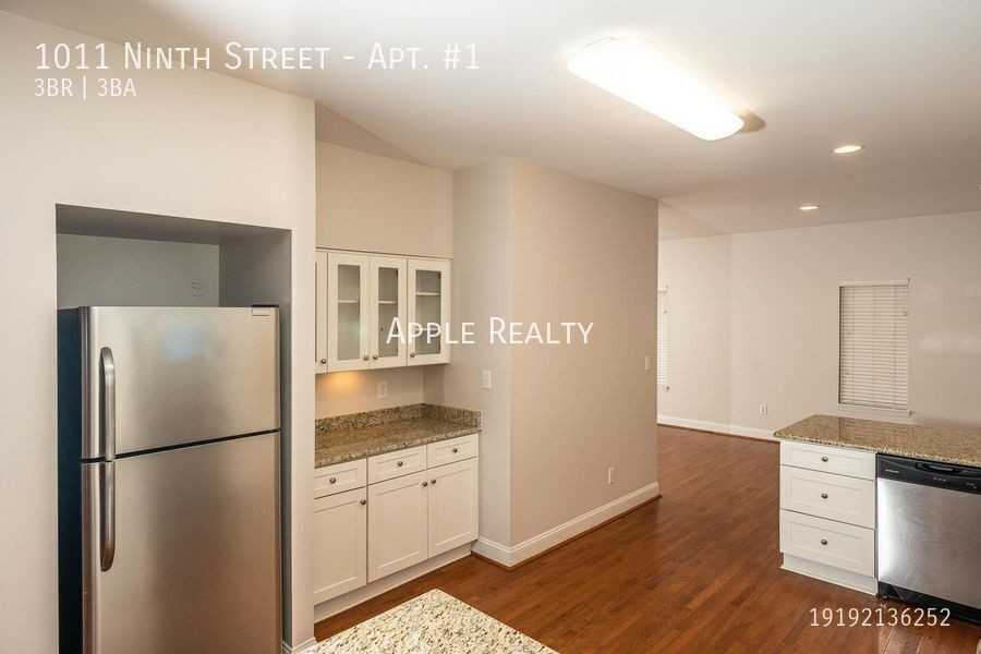 1011 9th St #1 - Photo 7 of 25