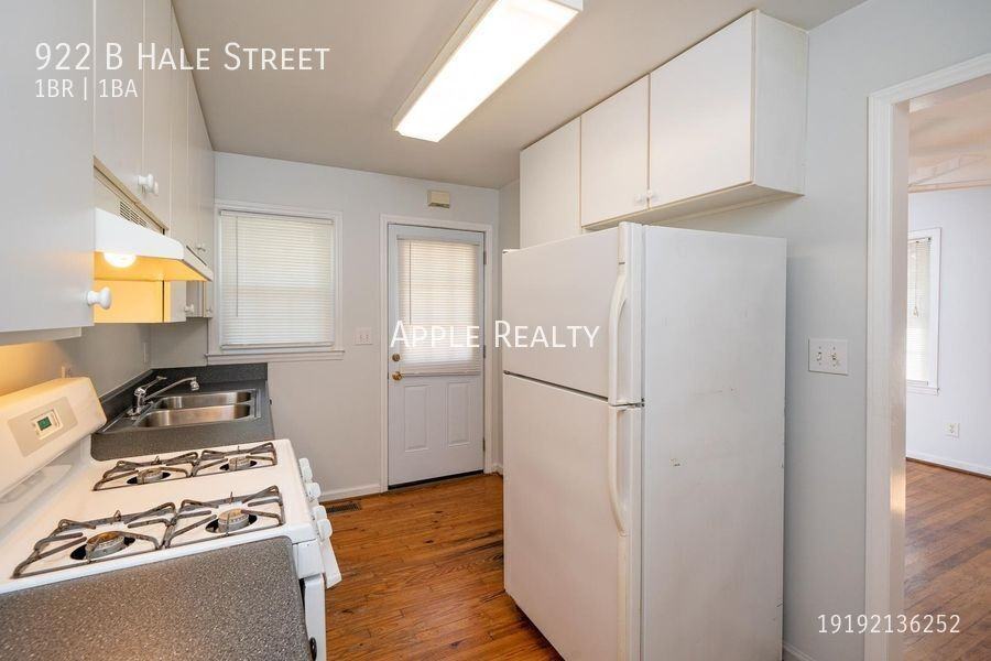 922B Hale St - Photo 4 of 11