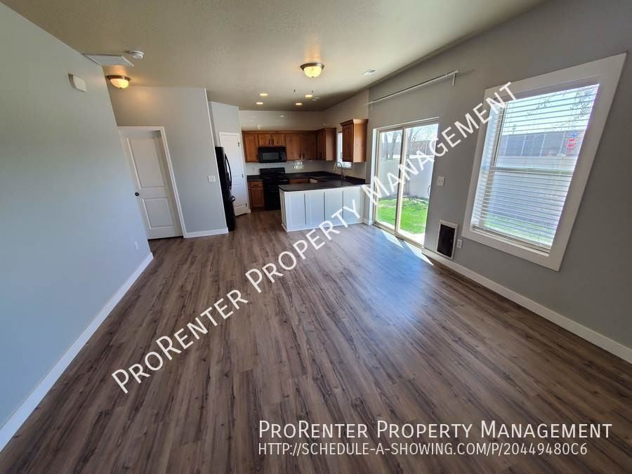 1005 N 740 W - Photo 5 of 18