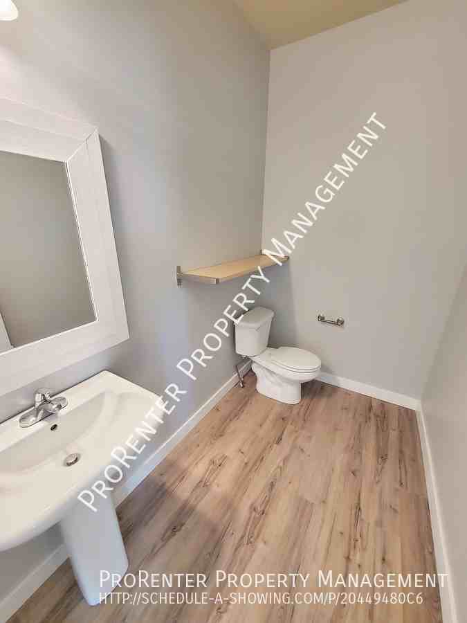 1005 N 740 W - Photo 7 of 18