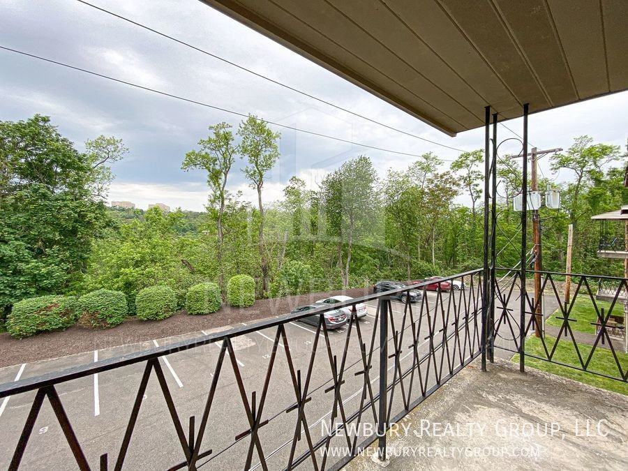 1459 Poplar St #17 - Photo 6 of 32