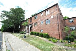 featured image of 1716 Richmond Ave #10