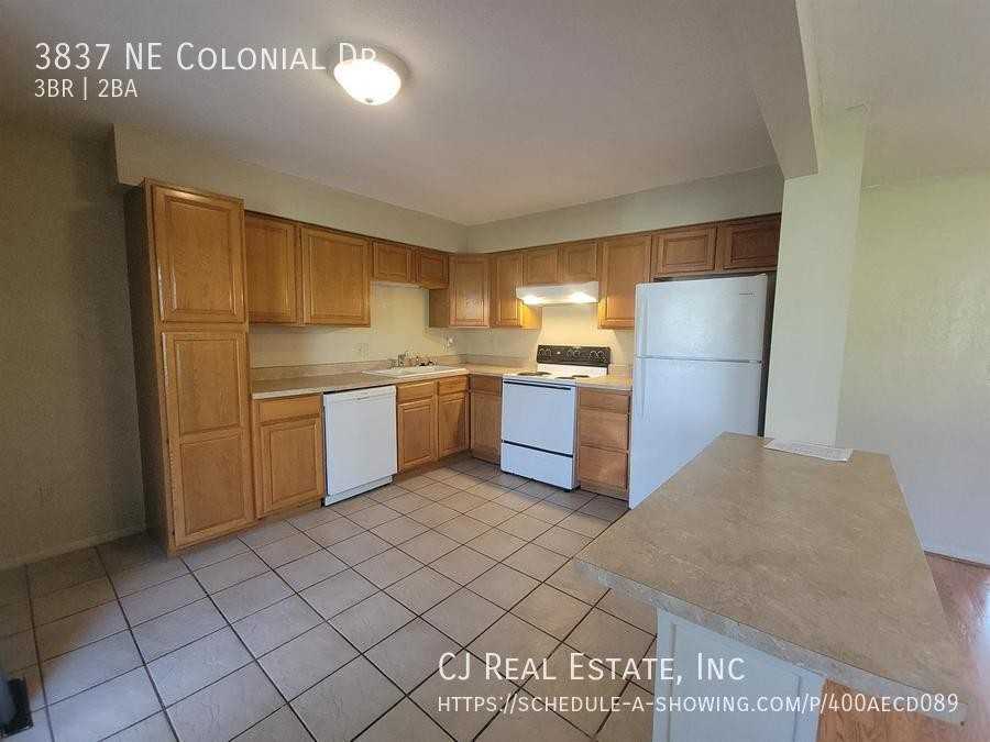 3837 Ne Colonial Dr - Photo 5 of 11