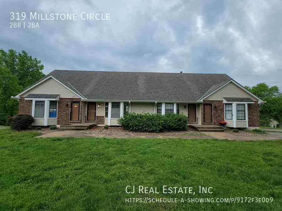 319 Nw Millstone Cir