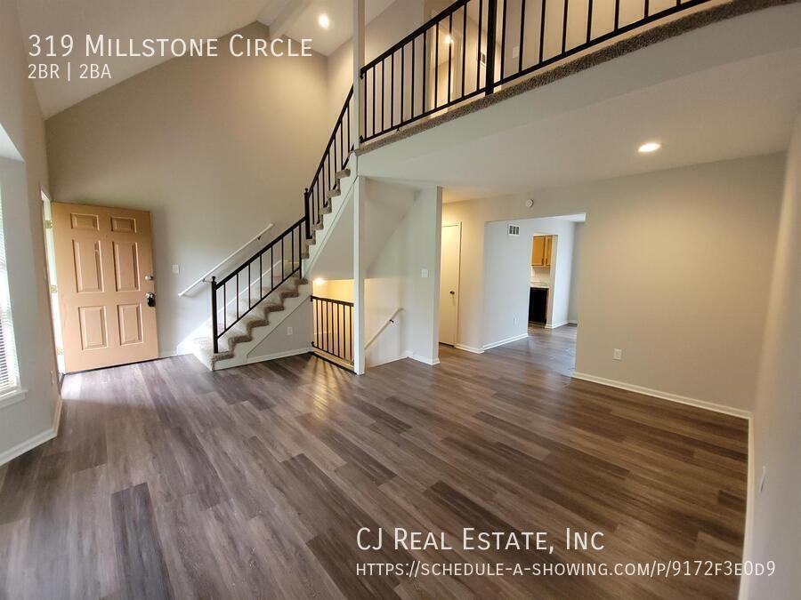 319 Nw Millstone Cir - Photo 2 of 12