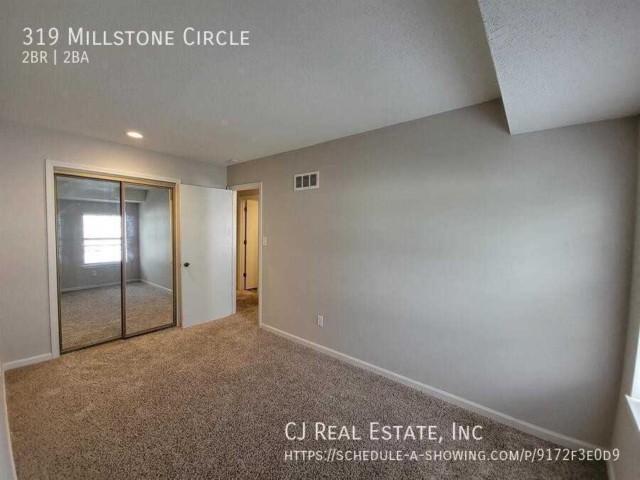 319 Nw Millstone Cir - Photo 7 of 12