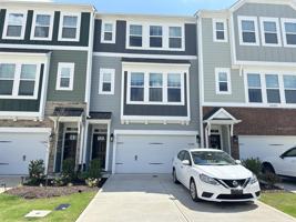 featured image of 1002 Manorhaven Dr #1