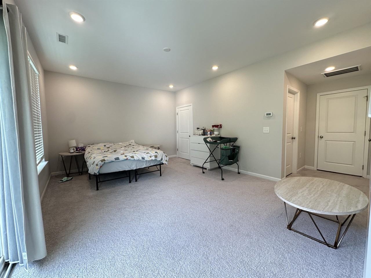 1002 Manorhaven Dr #1 - Photo 4 of 10