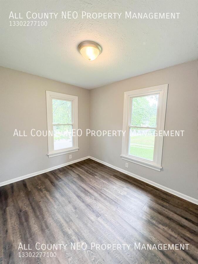 580 Winans Ave - Photo 2 of 12