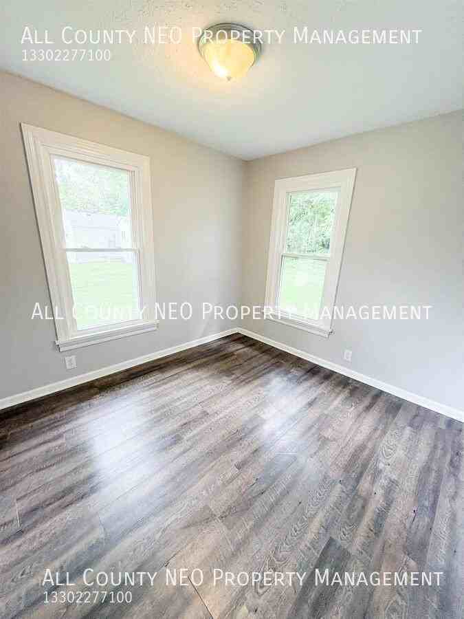 580 Winans Ave - Photo 6 of 12