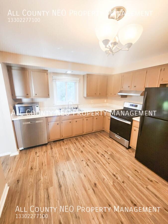 5727 Carolyn Dr - Photo 4 of 23
