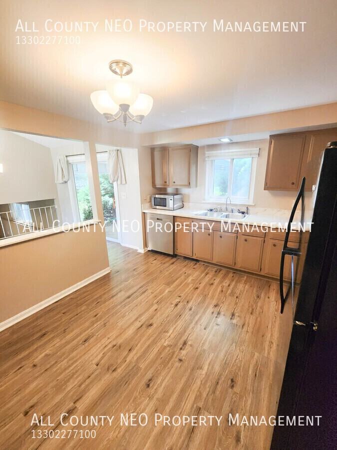 5727 Carolyn Dr - Photo 3 of 23