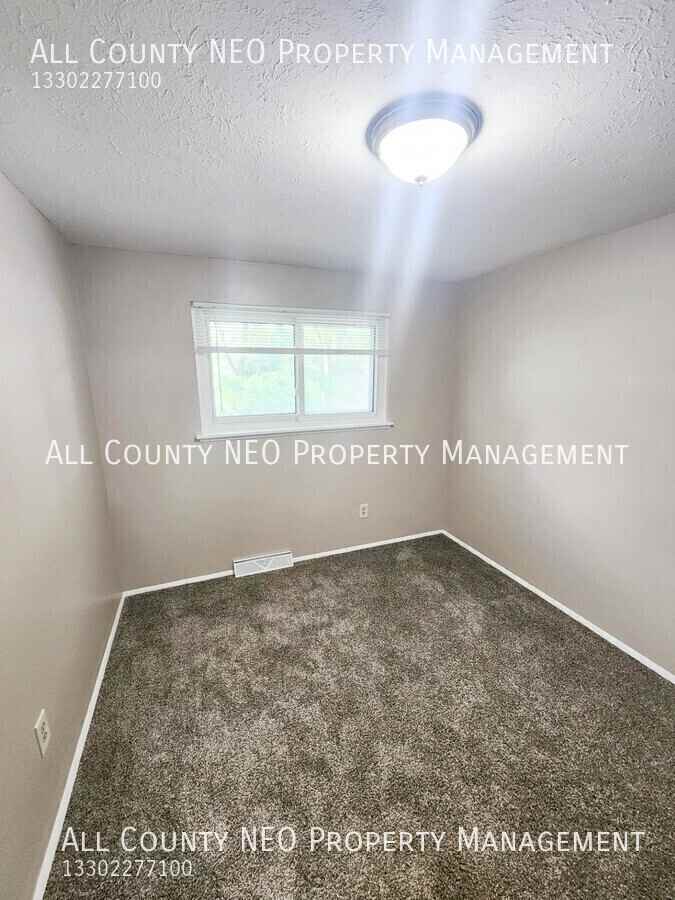 5727 Carolyn Dr - Photo 6 of 23