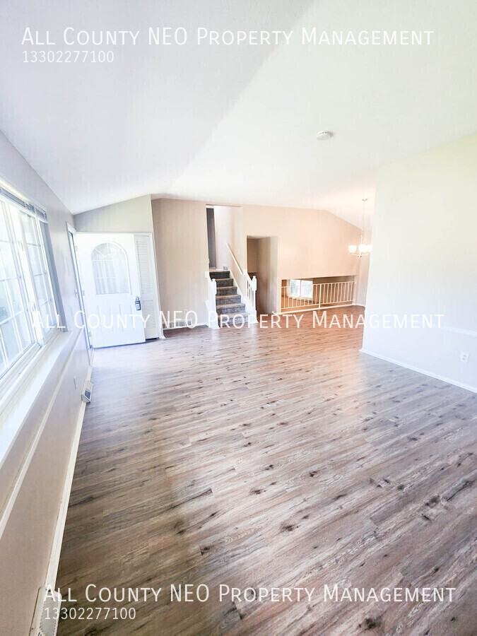 5727 Carolyn Dr - Photo 5 of 23