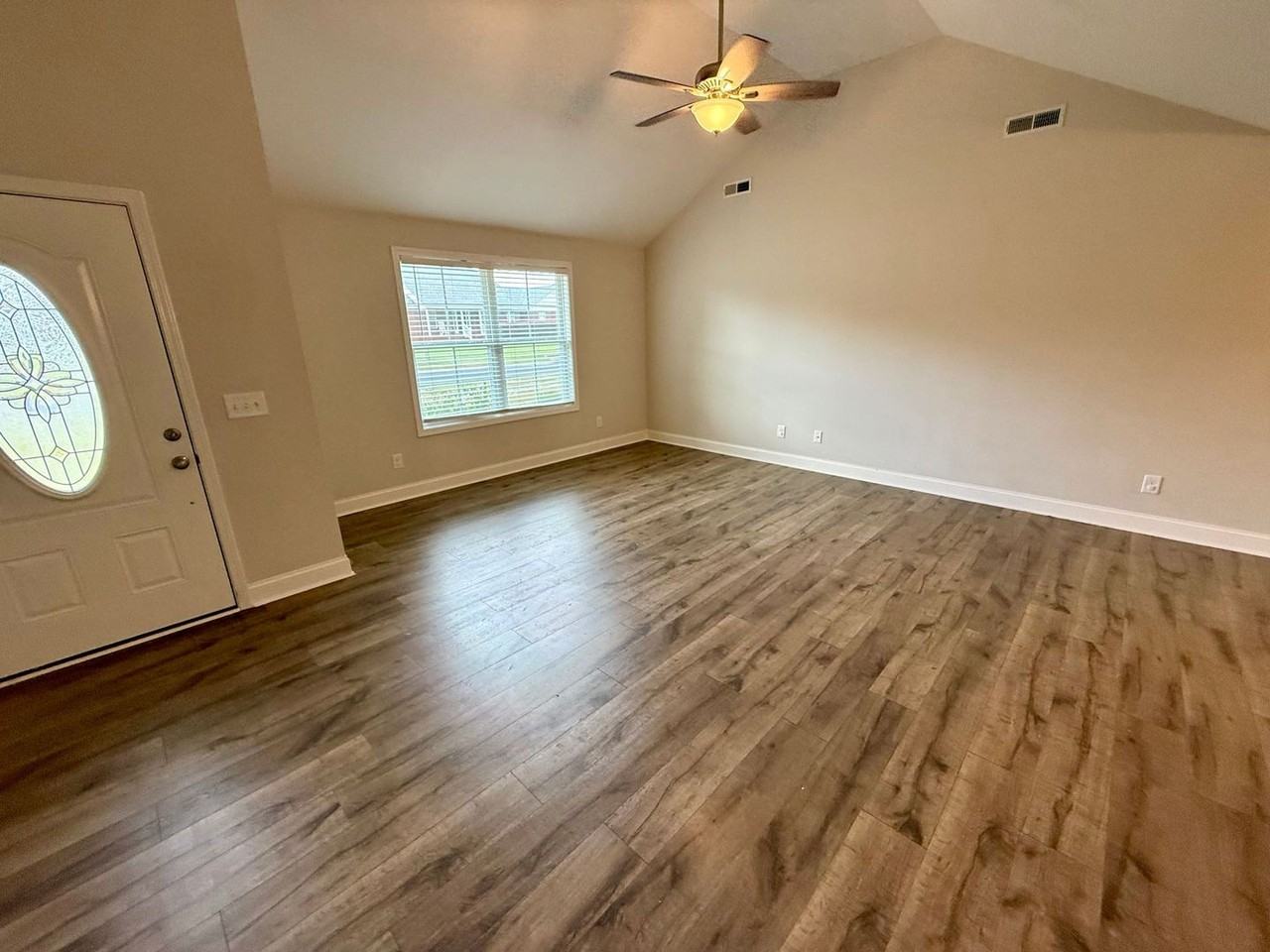 1165 Malone Dr - Photo 3 of 15