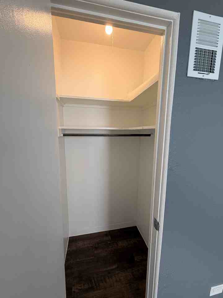 2811 S Lincoln St #2817 - Photo 2 of 22