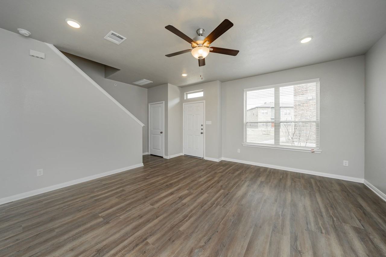 4089 Cross Park Dr #811 - Photo 3 of 47