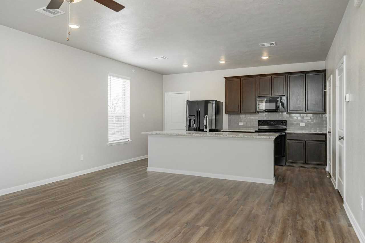 4089 Cross Park Dr #811 - Photo 7 of 47
