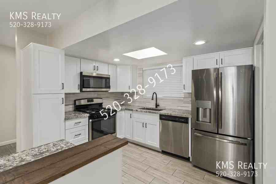 1633 S Augusta Pl - Photo 3 of 16