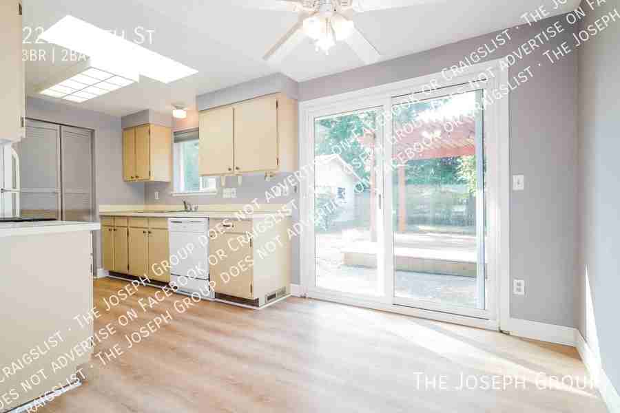 2211 30th St - Photo 6 of 32