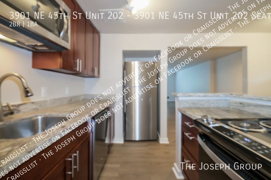 3901 Ne 45th St Apt 202 - Photo 4 of 16