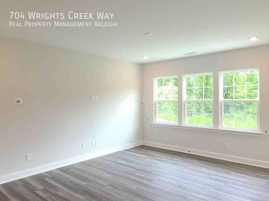 704 Wrights Creek Way - Photo 3 of 17
