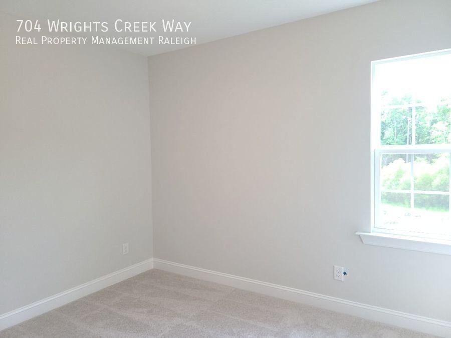704 Wrights Creek Way - Photo 6 of 17