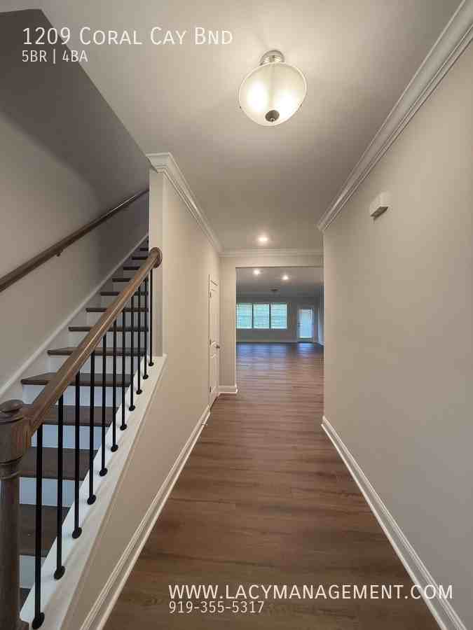 1209 Coral Cay Bnd - Photo 4 of 32
