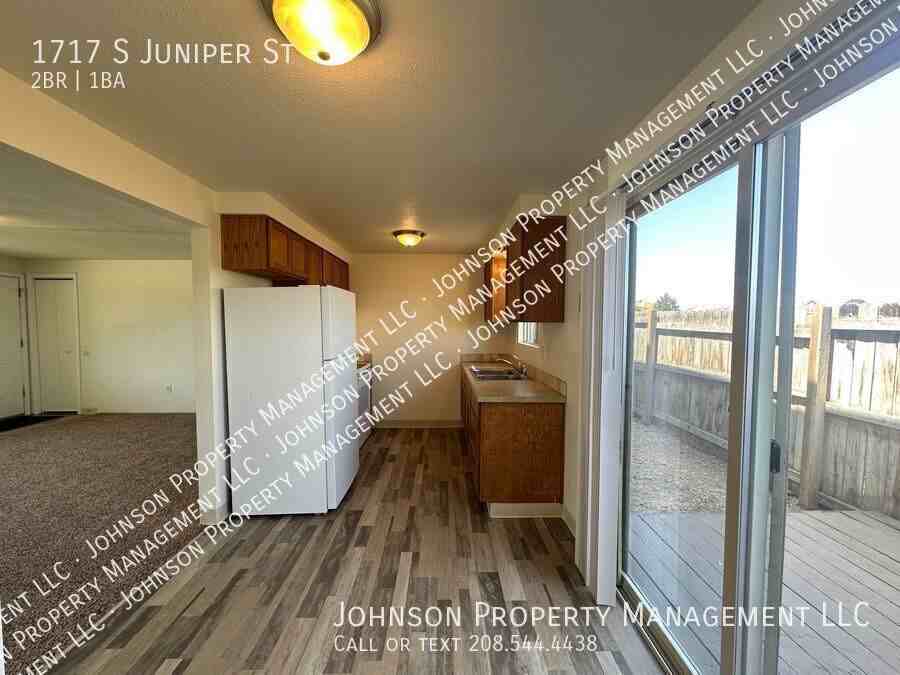 1717 S Juniper St #8 - Photo 2 of 13