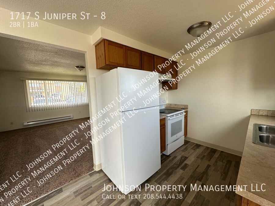 1717 S Juniper St #8 - Photo 4 of 13