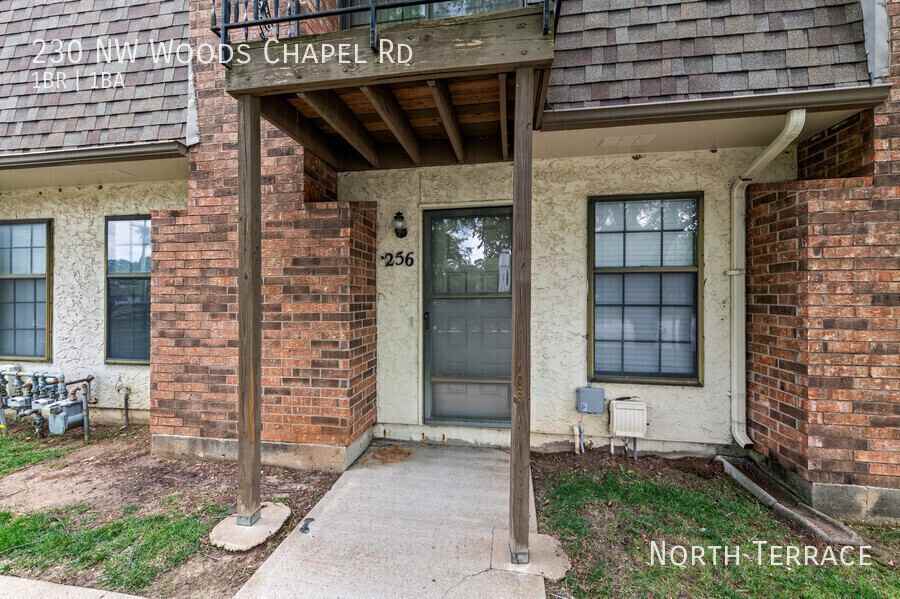 230 Nw Woods Chapel Rd - Photo 2 of 7