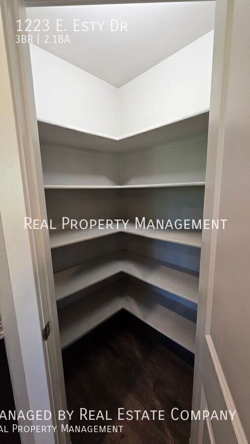 1223 E Esty Dr - Photo 5 of 33