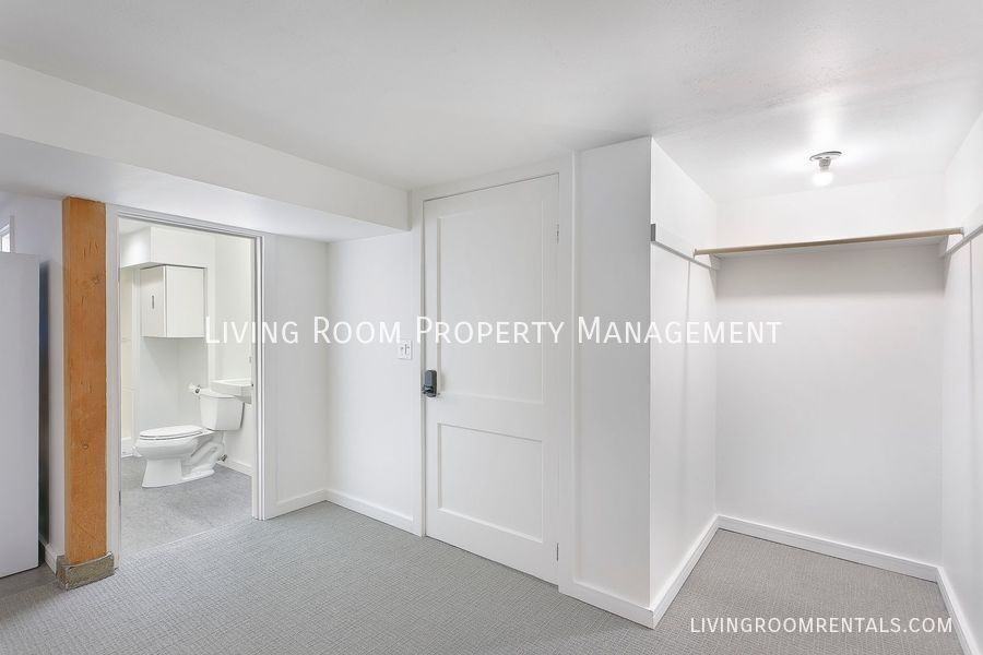 2304 Ne Emerson St #B - Photo 5 of 10