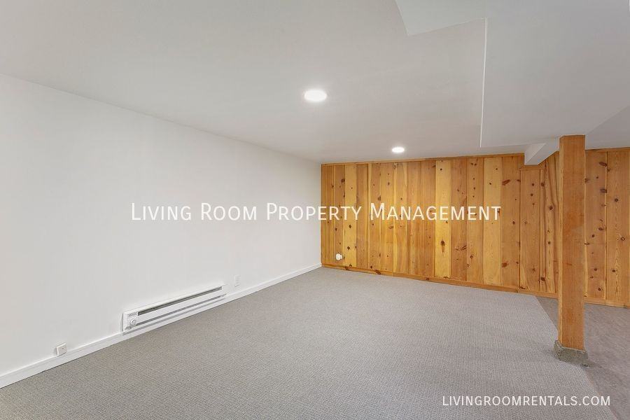 2304 Ne Emerson St #B - Photo 7 of 10
