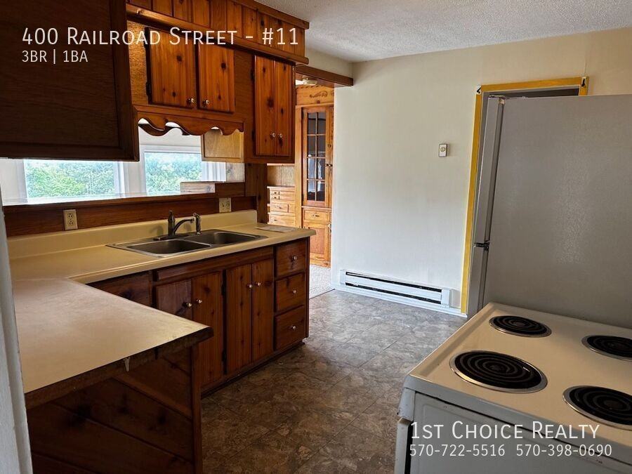 400 Railroad St #11 - Photo 5 of 13