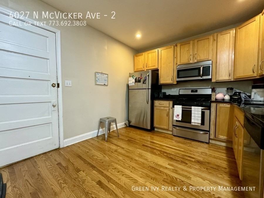 4027 N Mcvicker Ave #2 - Photo 2 of 13