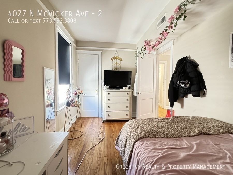4027 N Mcvicker Ave #2 - Photo 7 of 13