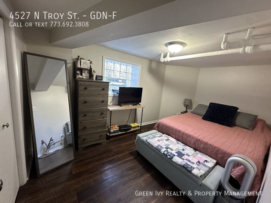 4527 N Troy St #GDNF - Photo 3 of 12