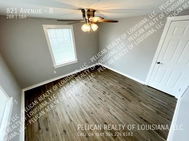 821 Avenue E #B - Photo 2 of 9