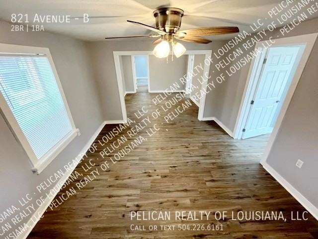 821 Avenue E #B - Photo 3 of 9